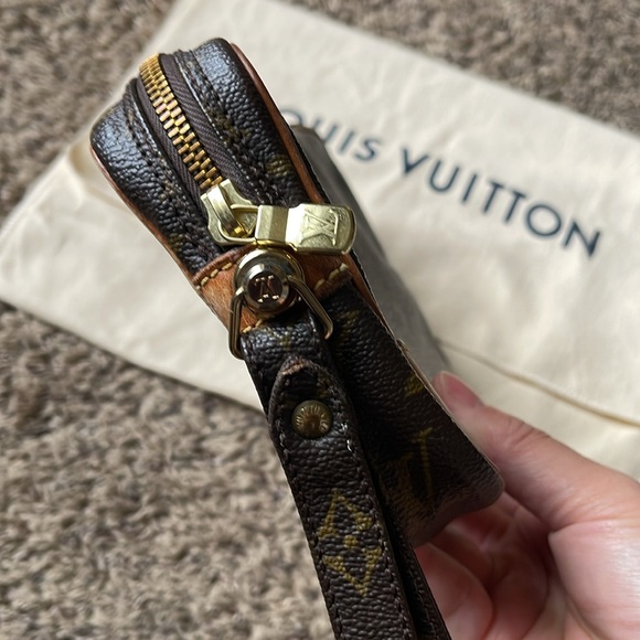 Louis Vuitton Marly Dragonne Monogram Wristlet - Picture 4 of 14